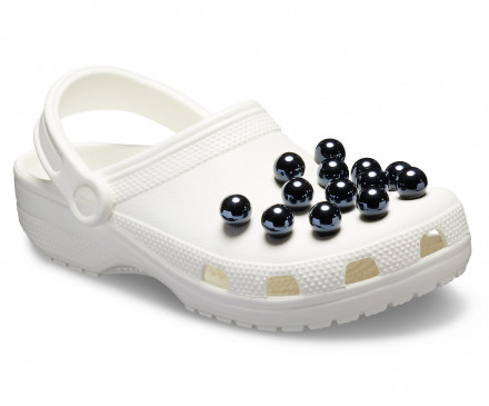 Classic Timeless Clash Pearls Clog