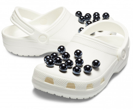 Classic Timeless Clash Pearls Clog